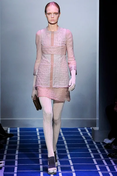 Look 8